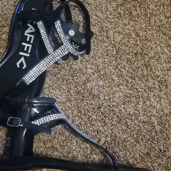 Traffic Sandals - Picture 2 of 4